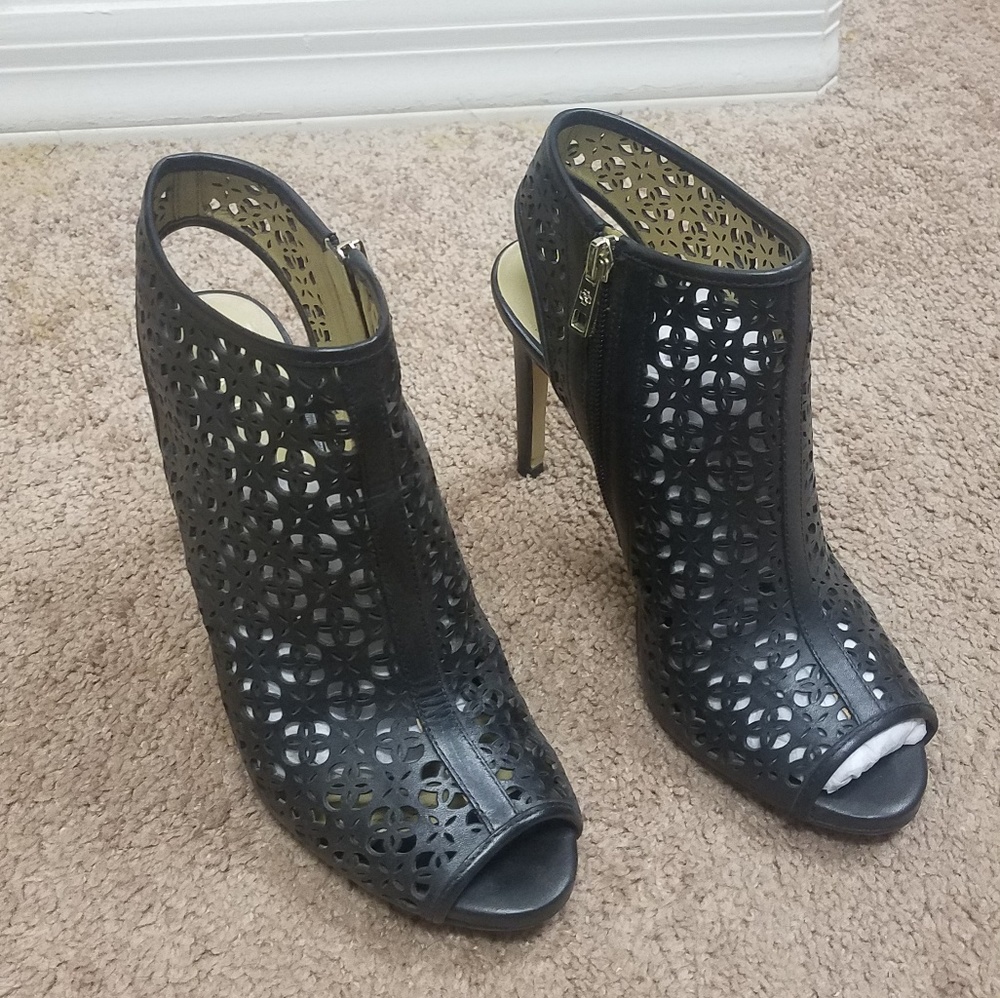 Ann Taylor laser cut booties